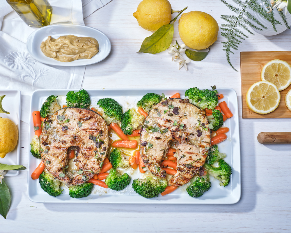 Grilled Swordfish with Oil and Lemon Sauce